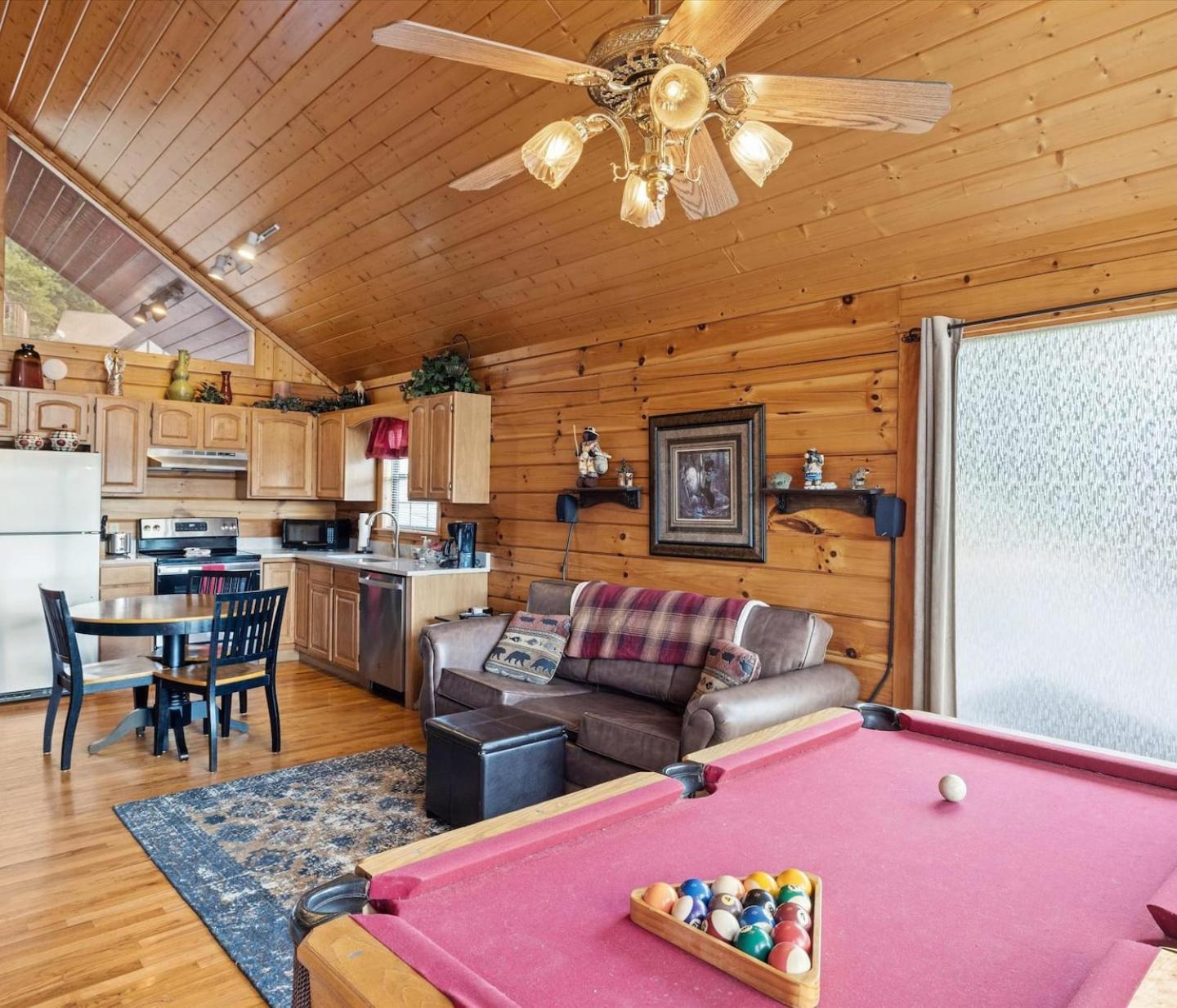セバービル Views I Mins To Dollywood I Hot Tub I Pool Tableヴィラ エクステリア 写真