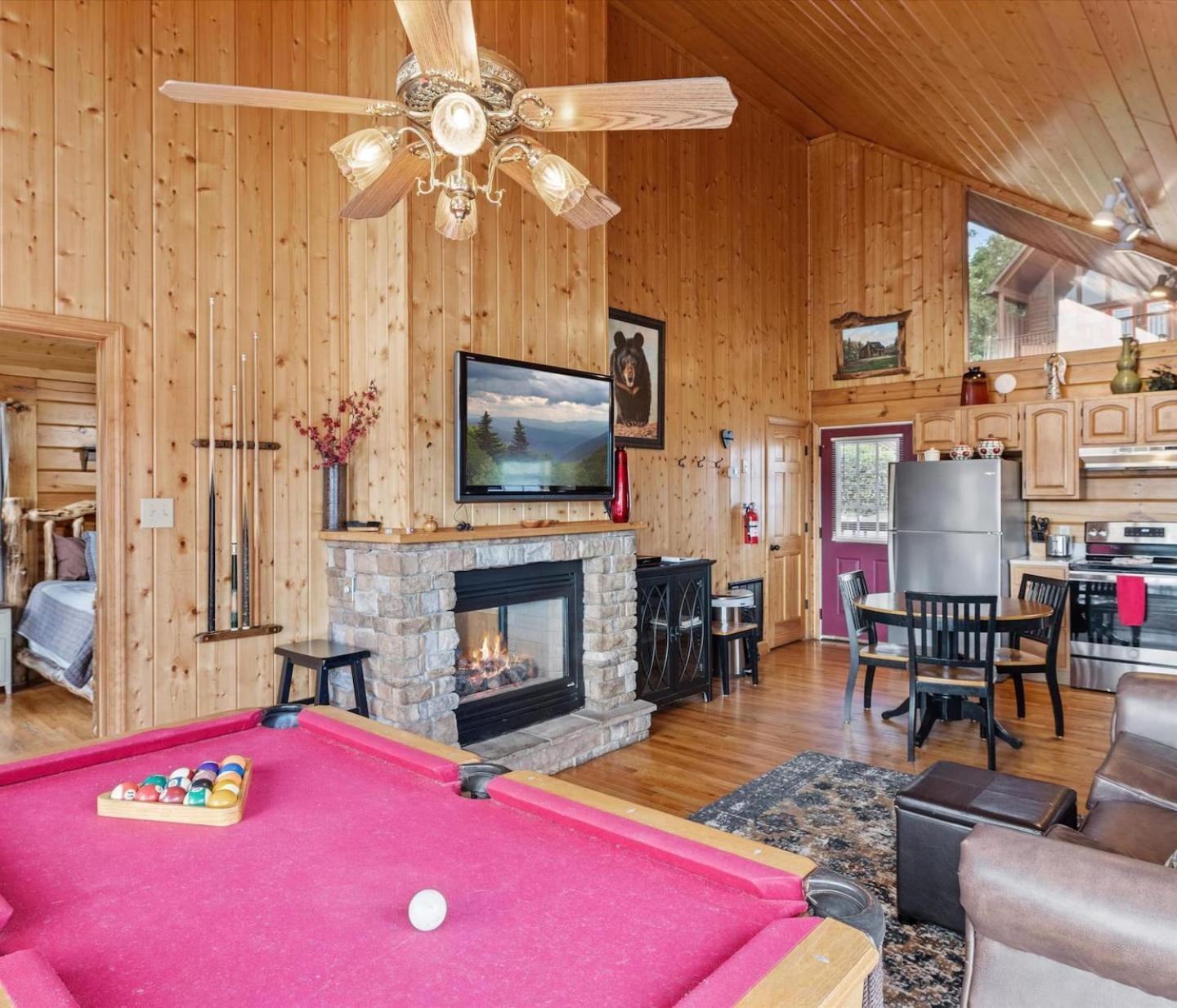 セバービル Views I Mins To Dollywood I Hot Tub I Pool Tableヴィラ エクステリア 写真