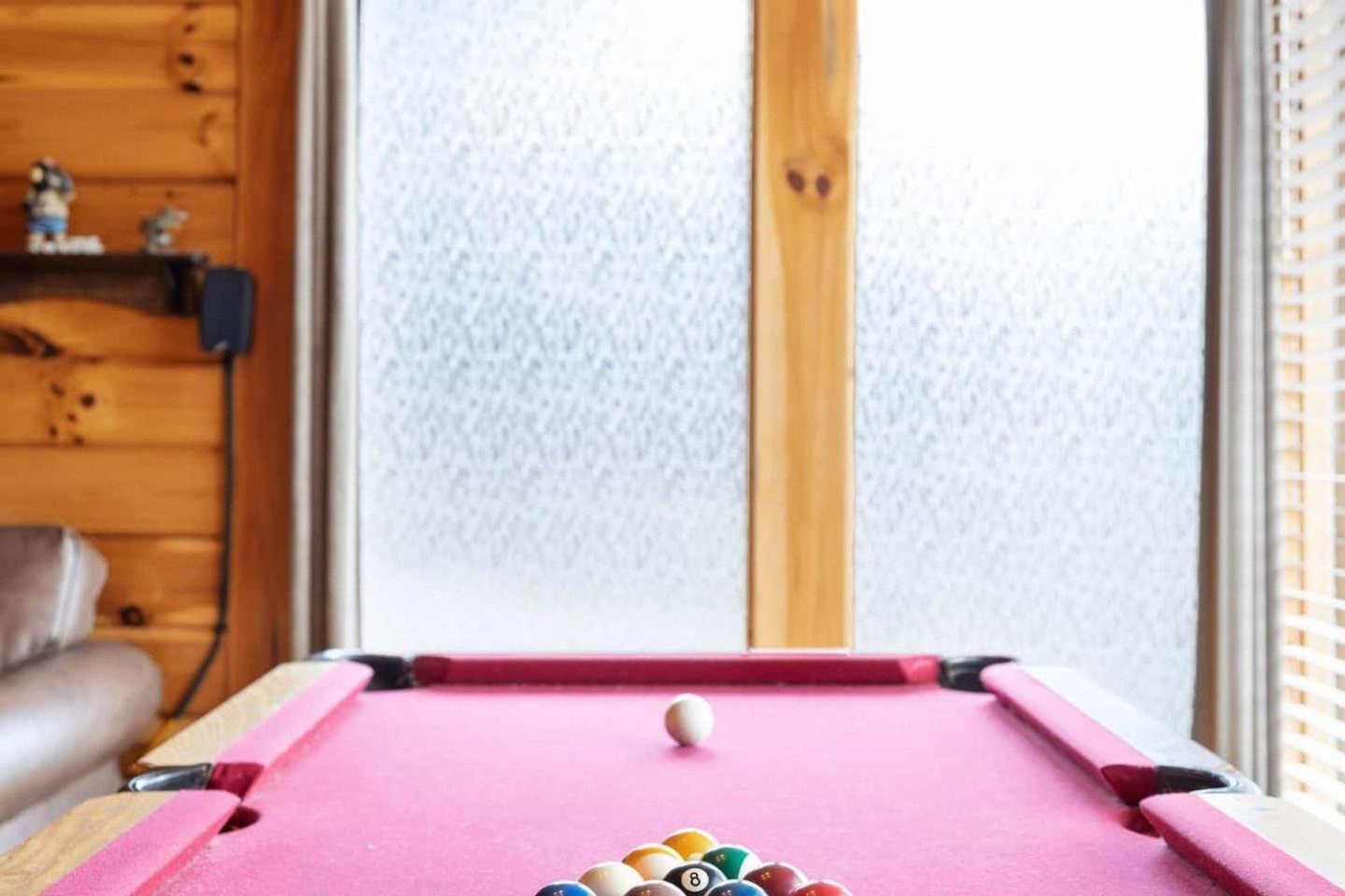 セバービル Views I Mins To Dollywood I Hot Tub I Pool Tableヴィラ エクステリア 写真